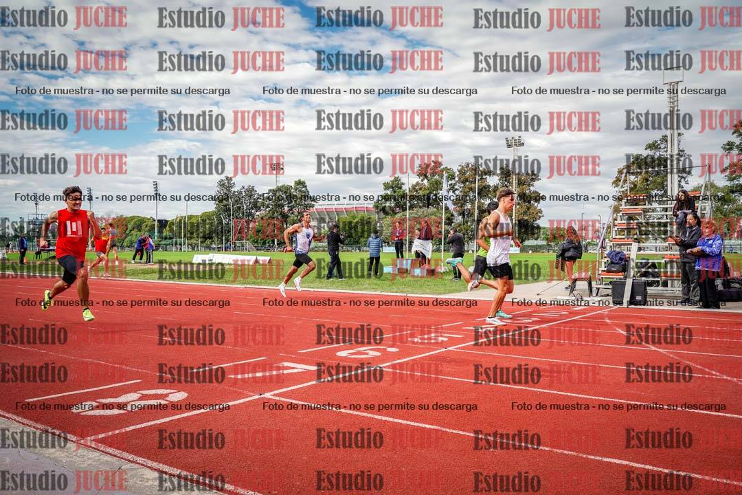 Fotos de los 400 m llanos de varones