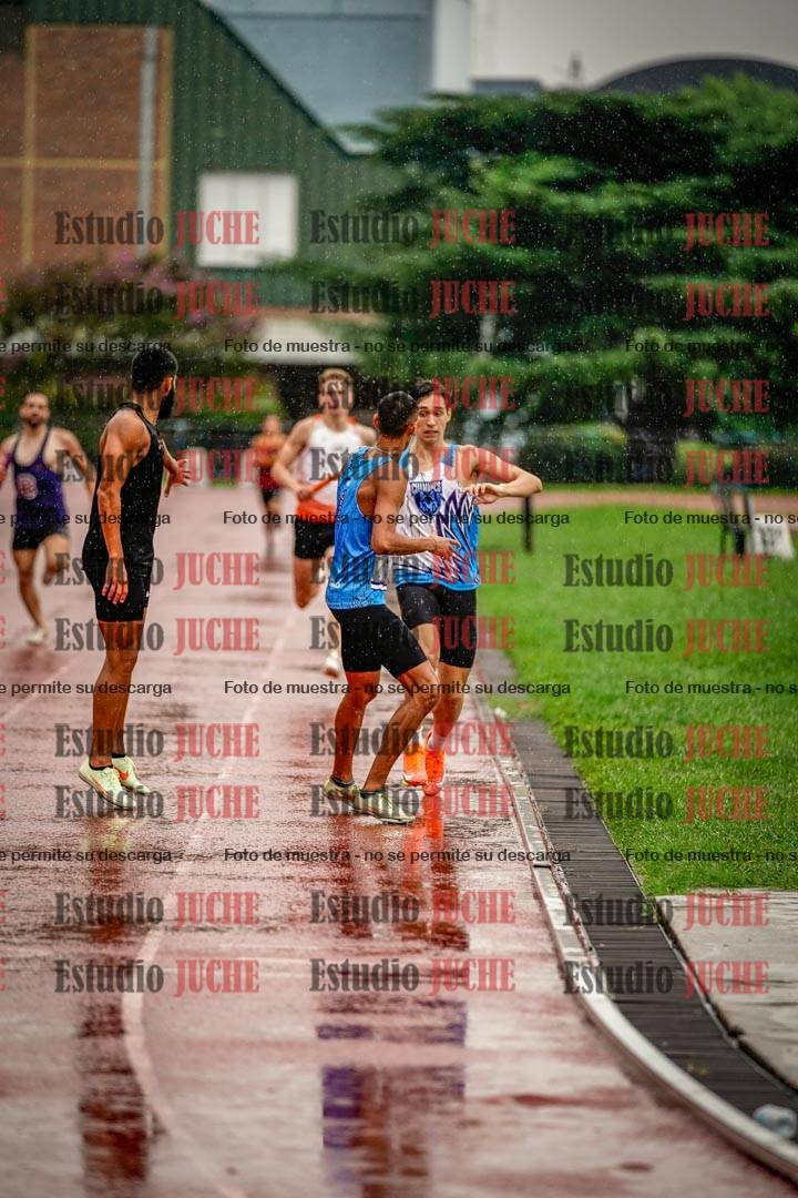 Fotos de las postas 4x400 m de varones
