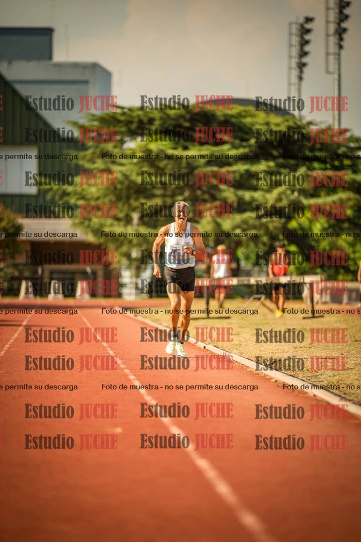 Fotos de los 800 m llanos de varones