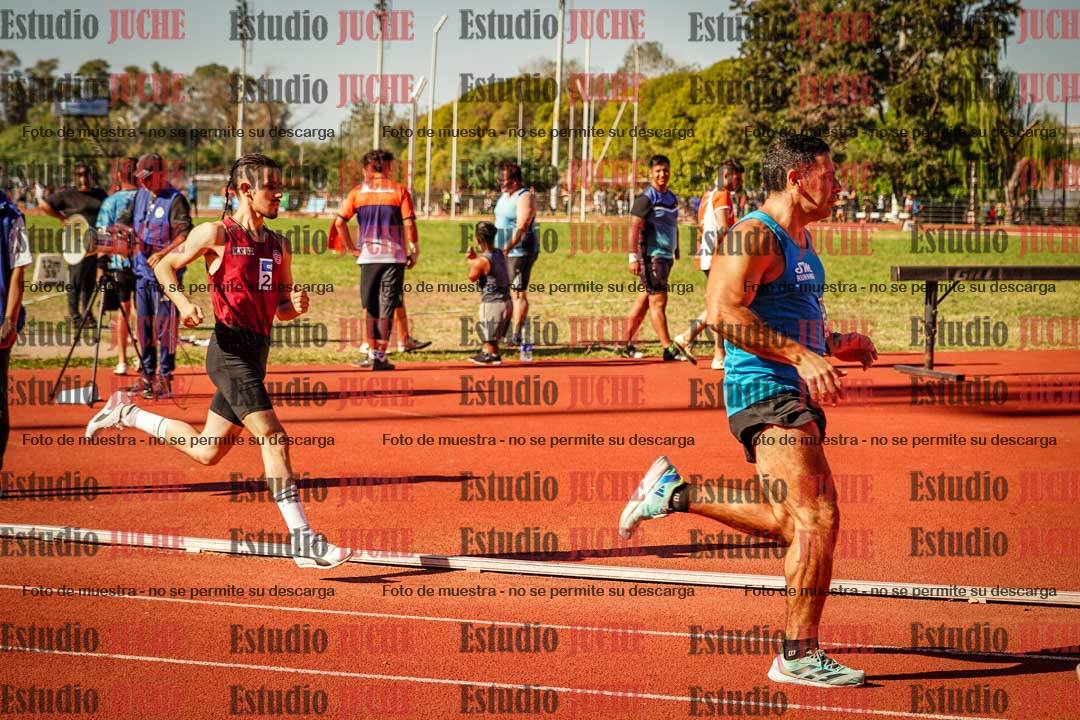 Fotos de los 800 m llanos de varones