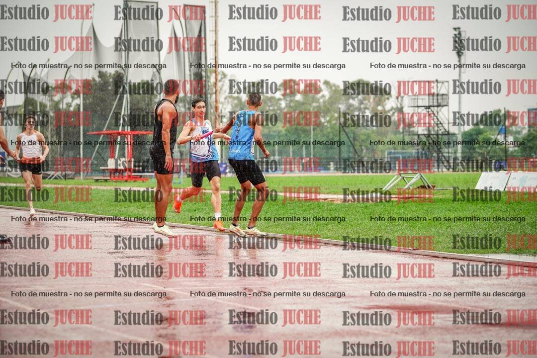 Fotos de las postas 4x400 m de varones