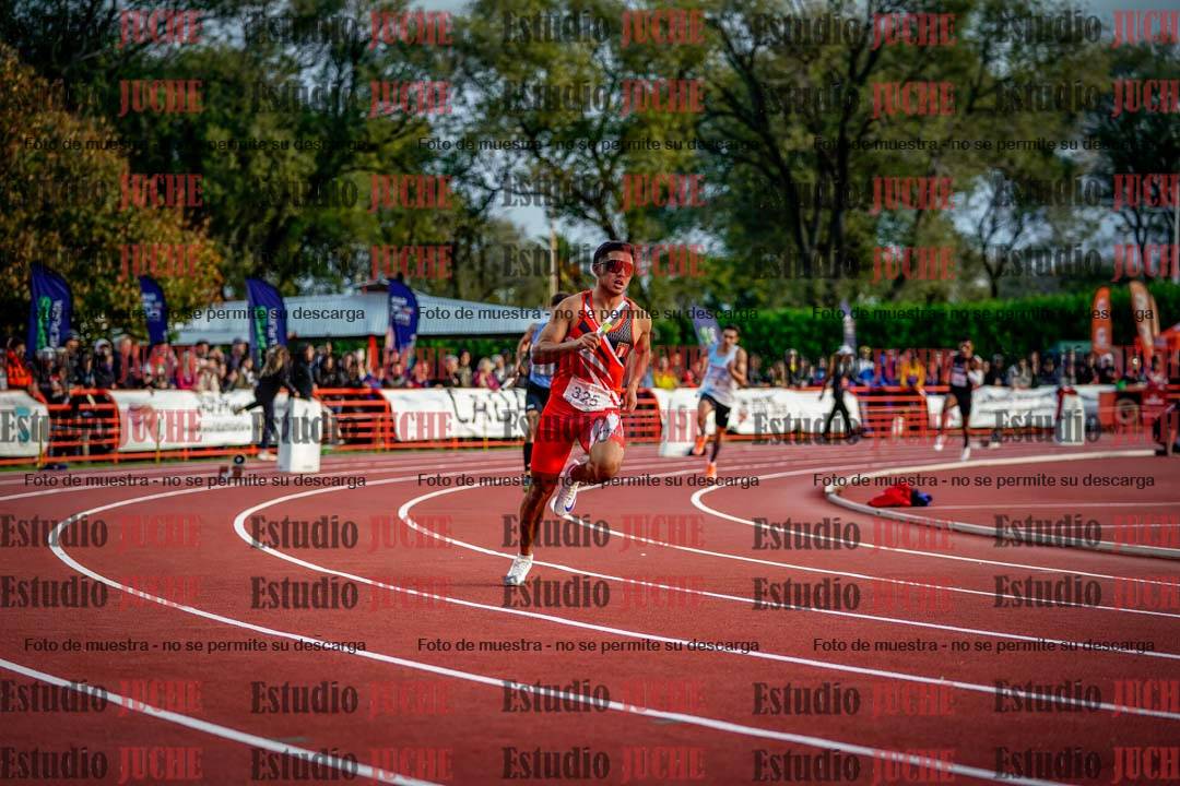Fotos de los relevos 4x400 m de varones