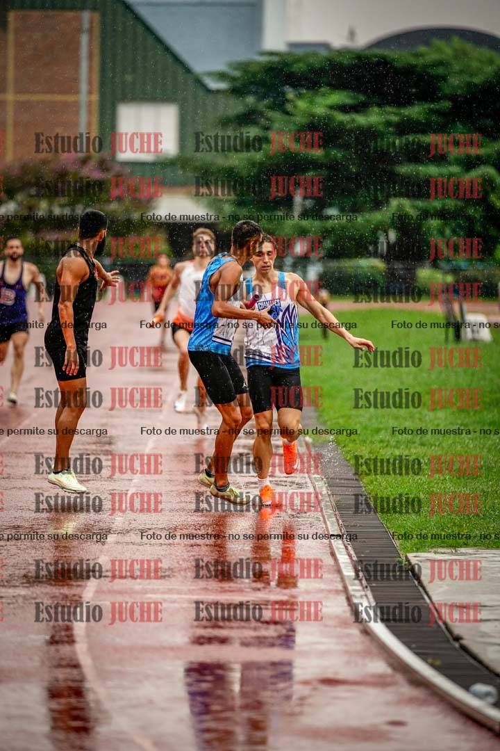Fotos de las postas 4x400 m de varones