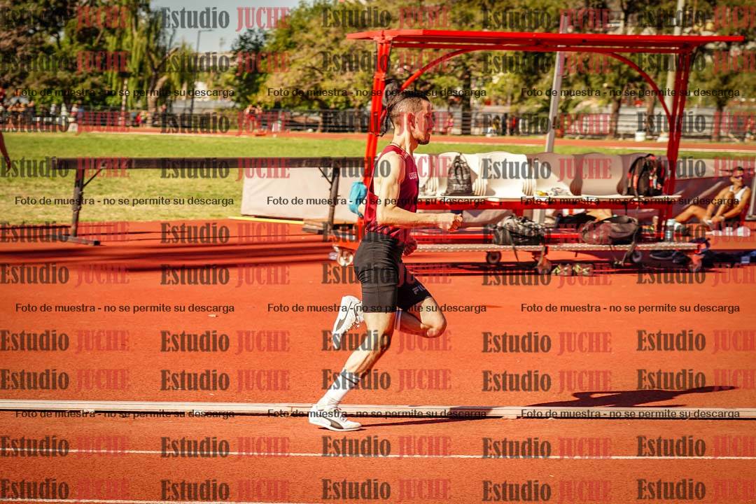 Fotos de los 800 m llanos de varones