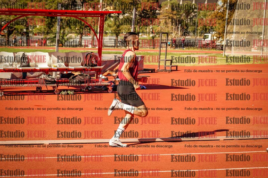 Fotos de los 800 m llanos de varones