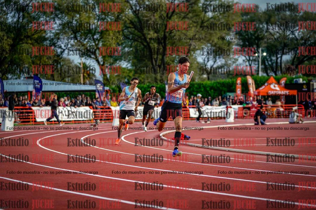 Fotos de los relevos 4x400 m de varones