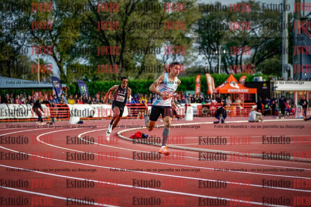 Fotos de los relevos 4x400 m de varones