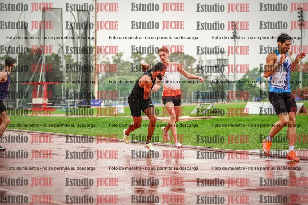 Fotos de las postas 4x400 m de varones