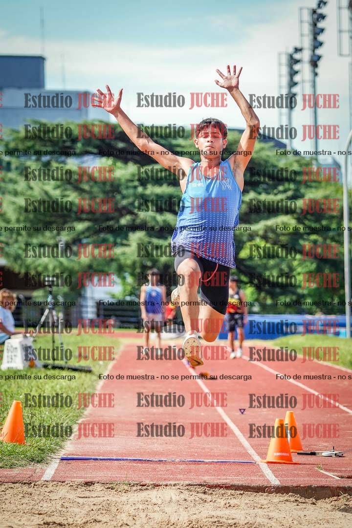 Fotos del salto en largo de varones