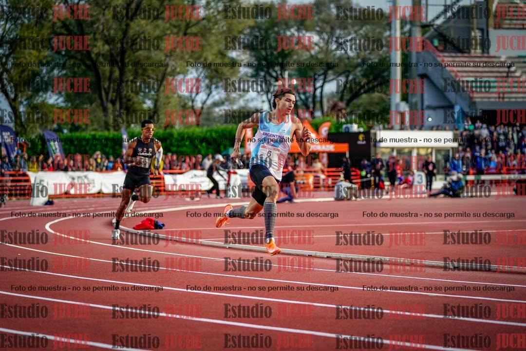 Fotos de los relevos 4x400 m de varones