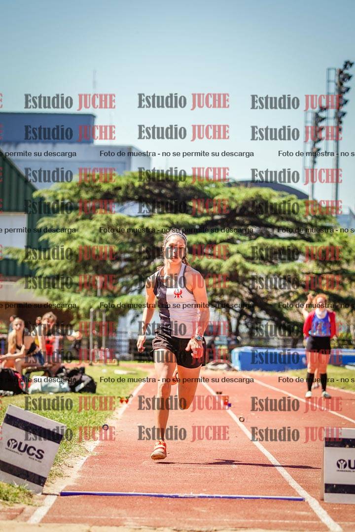 Fotos del salto en largo de mujeres