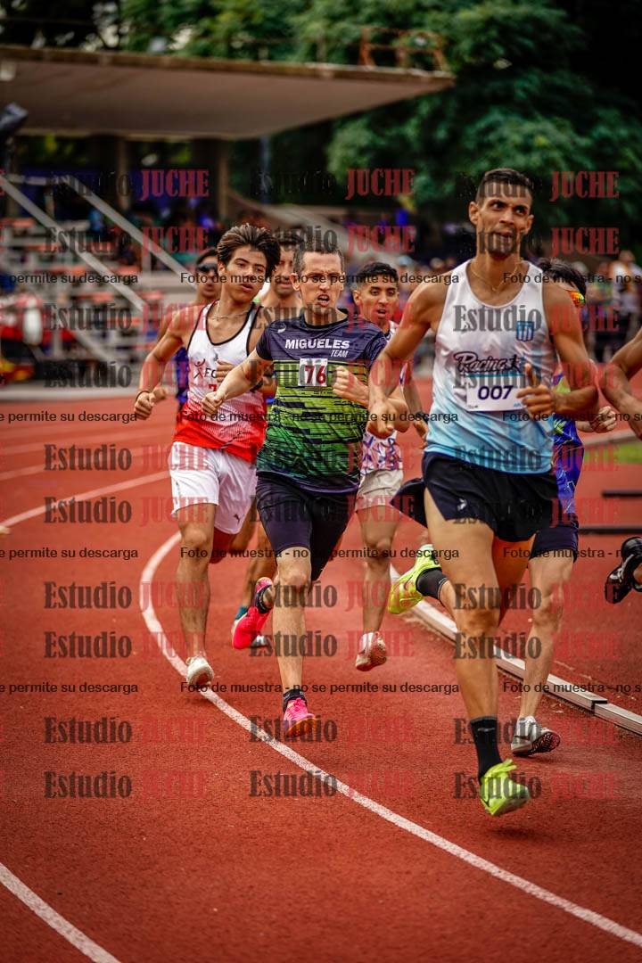 Fotos de los 800 m de varones