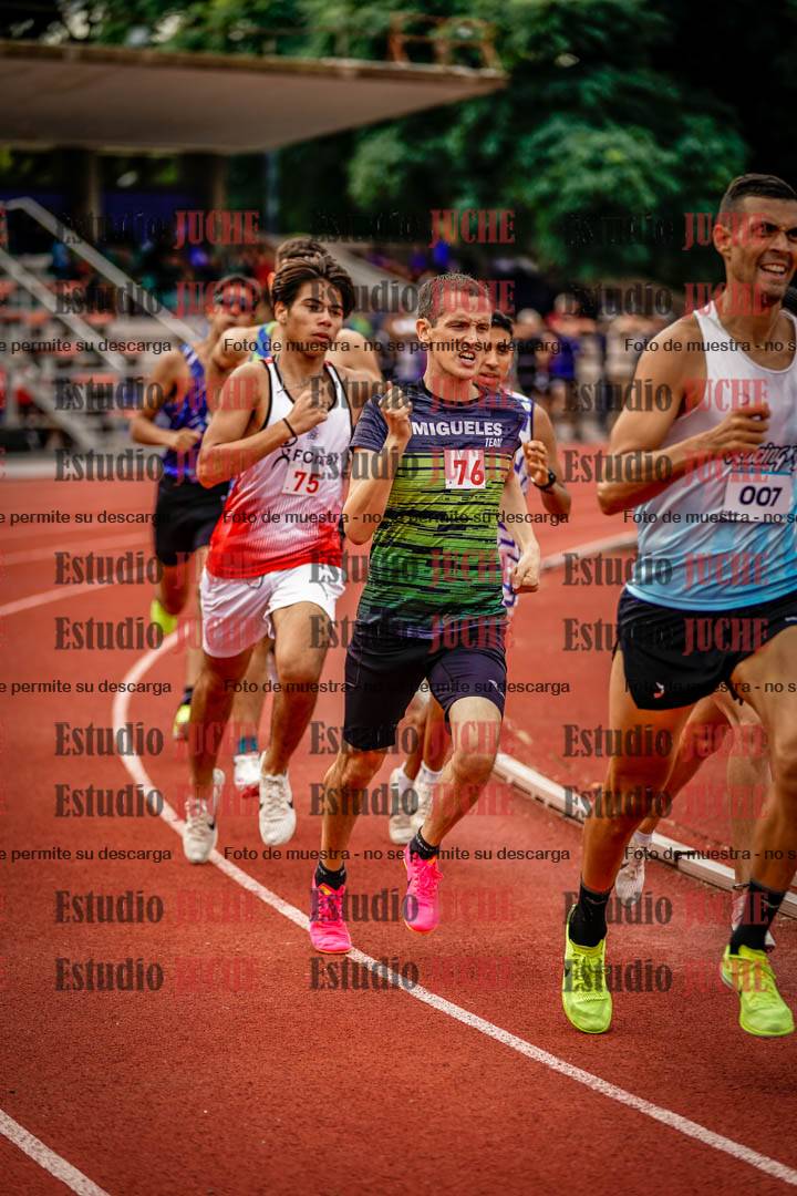 Fotos de los 800 m de varones