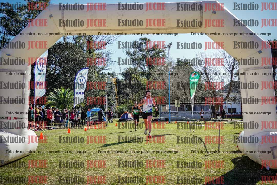 Fotos de la llegada del cross de 8000 m
