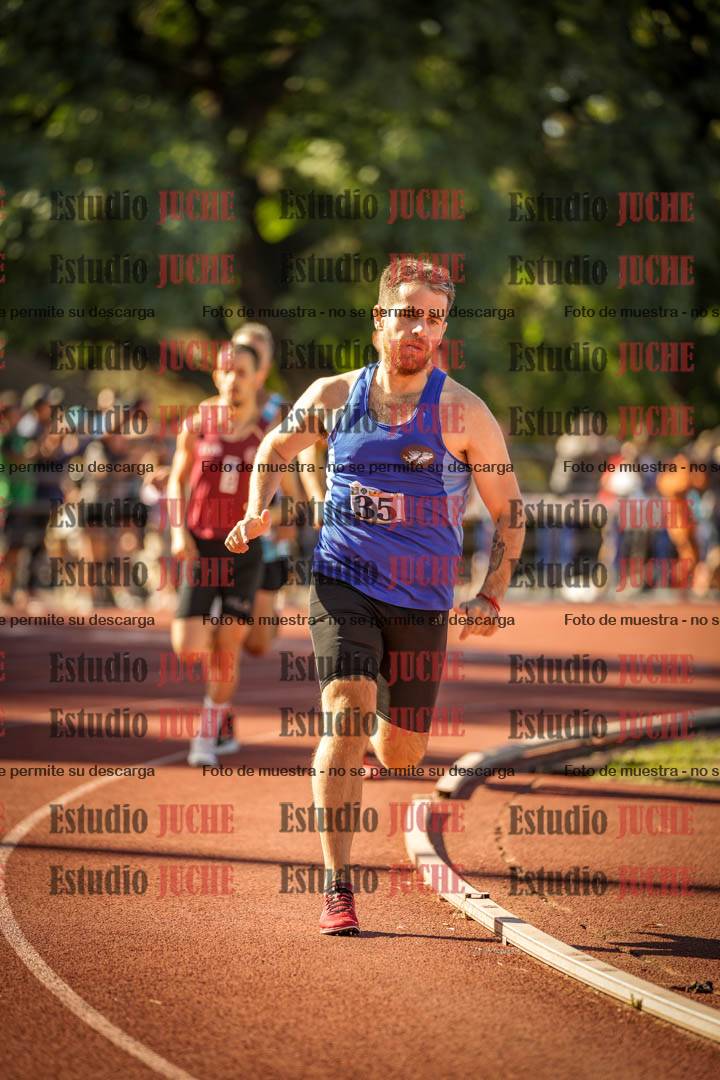 Fotos de los 800 m llanos de varones