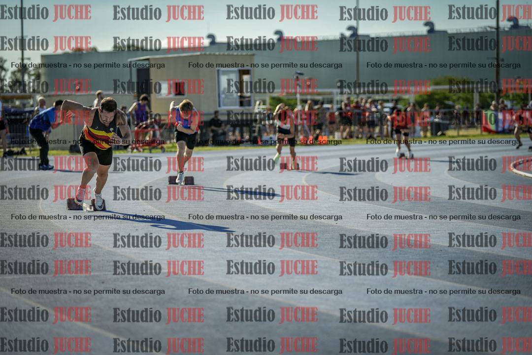 Fotos de los 400 m llanos de varones