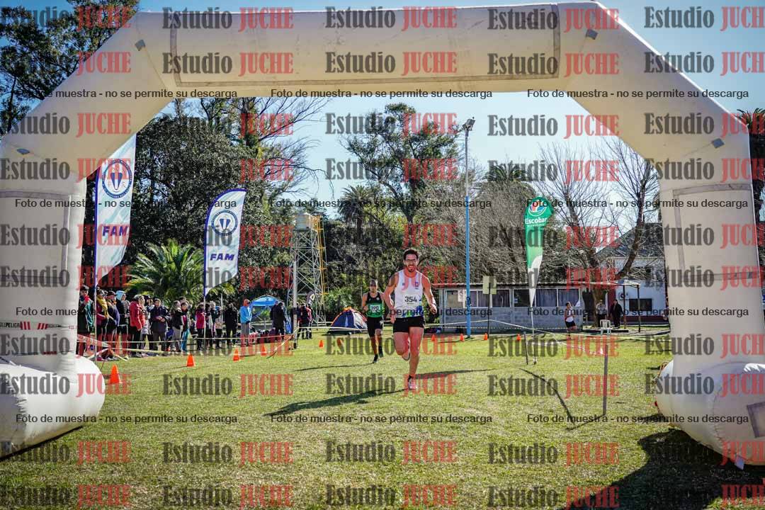 Fotos de la llegada del cross de 8000 m