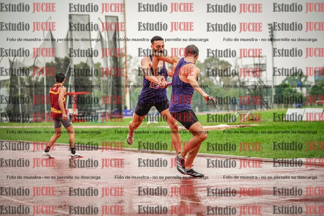 Fotos de las postas 4x400 m de varones