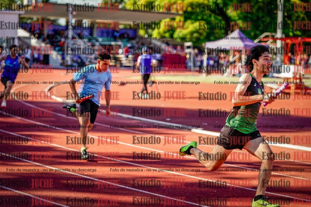 Fotos de las postas 4x100 m de varones