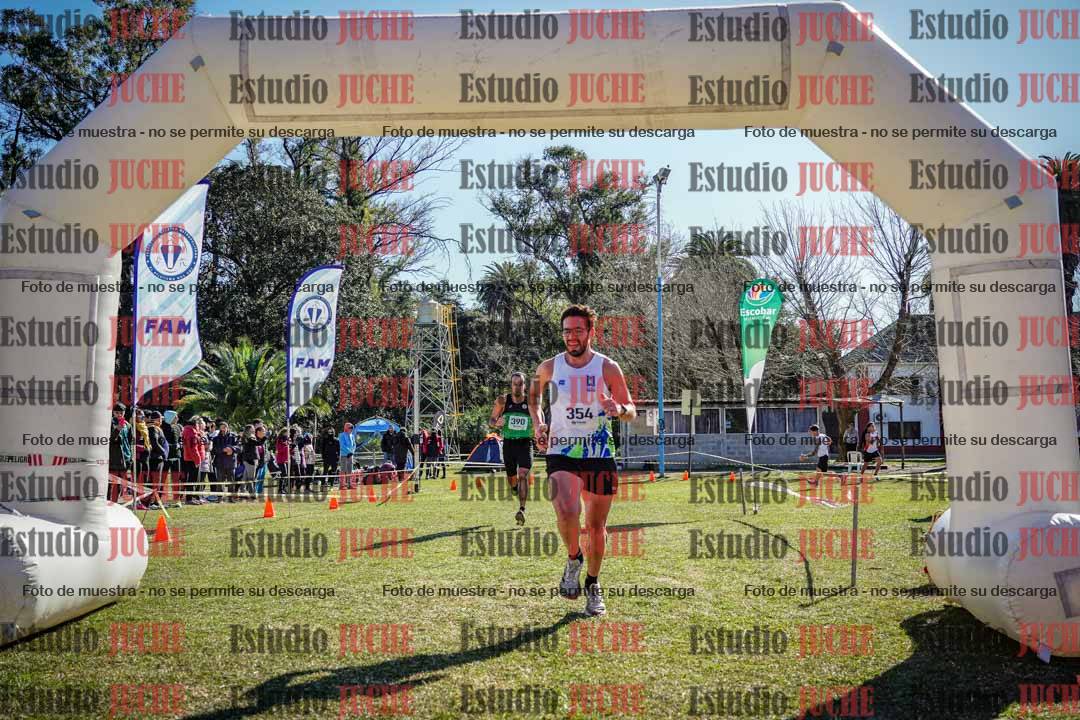 Fotos de la llegada del cross de 8000 m