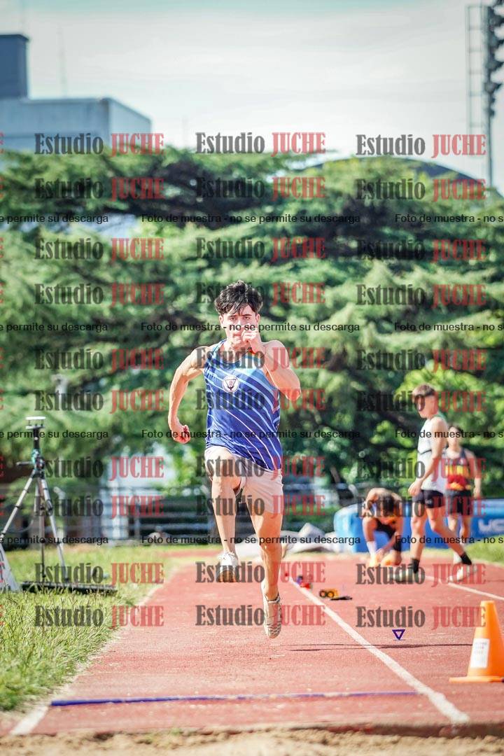 Fotos del salto en largo de varones