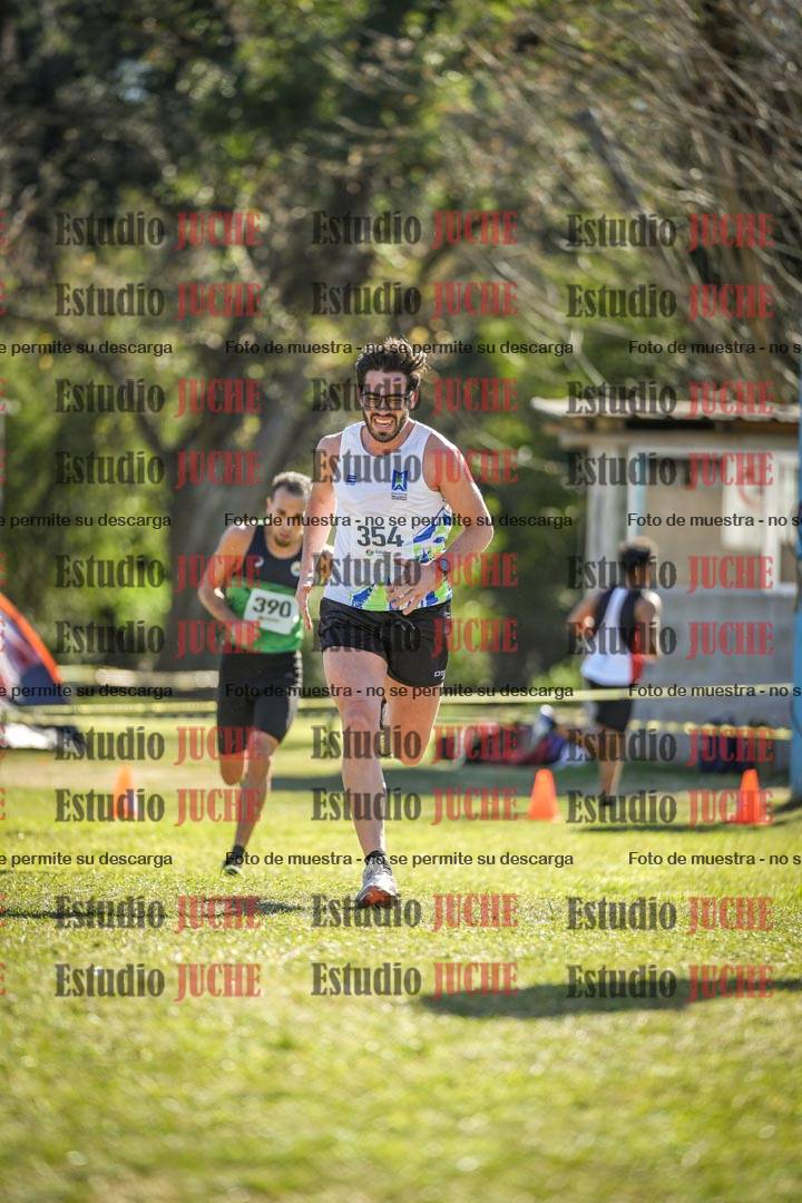 Fotos de la llegada del cross de 8000 m