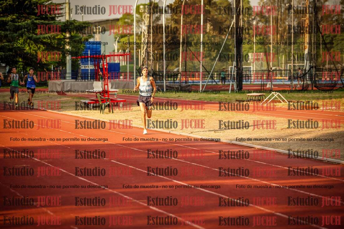 Fotos de los 5000 m llanos de mujeres y varones