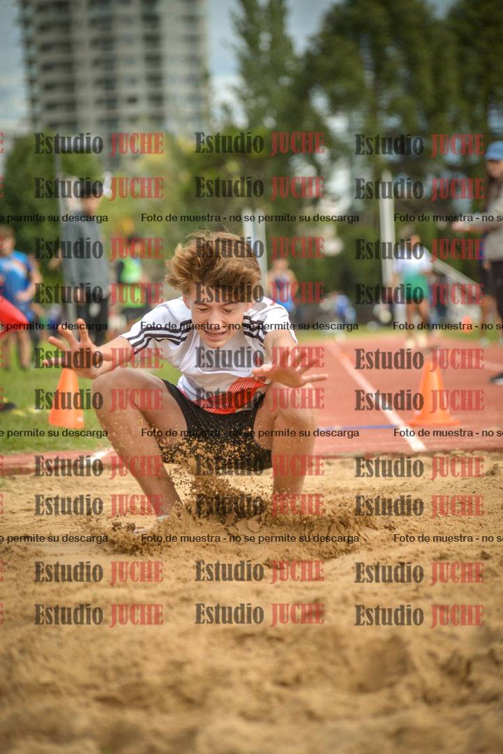 Fotos del salto en largo - varones U16