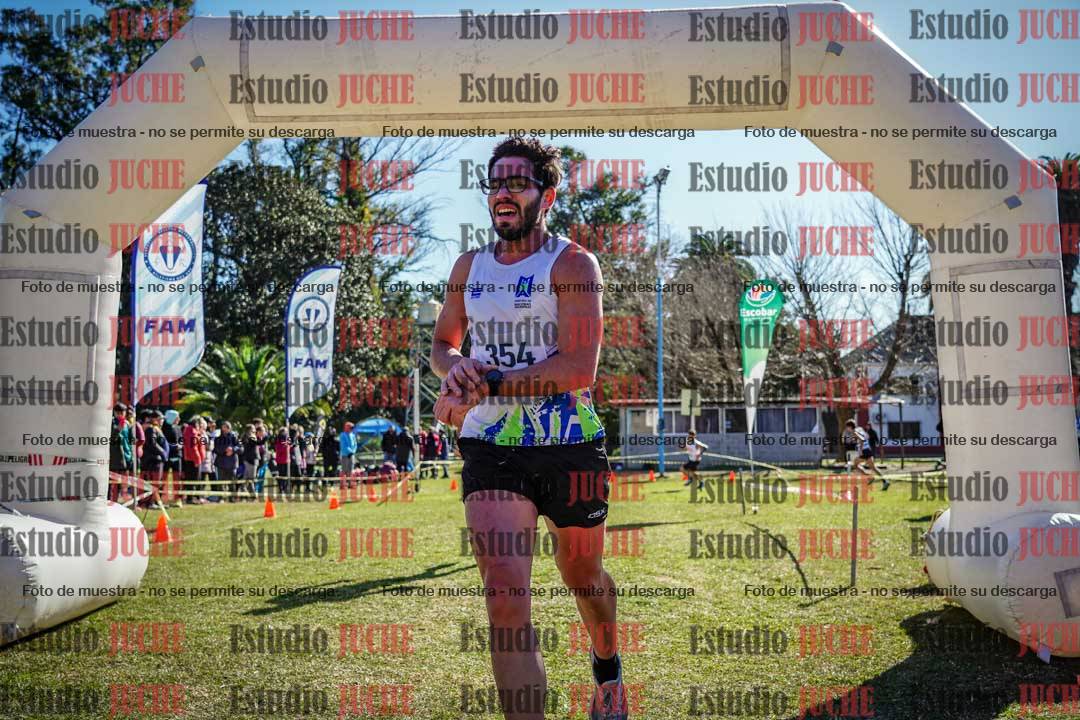 Fotos de la llegada del cross de 8000 m
