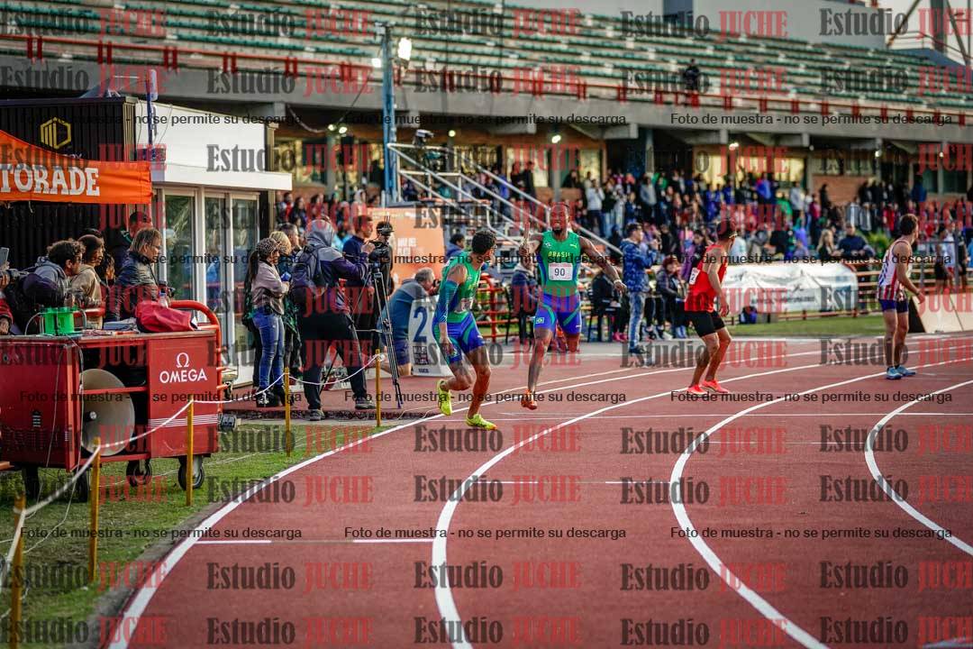 Fotos de los relevos 4x400 m de varones