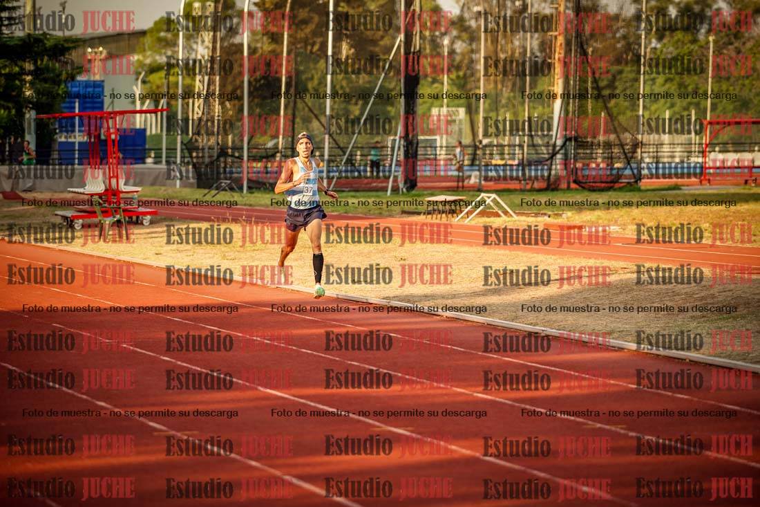 Fotos de los 5000 m llanos de mujeres y varones