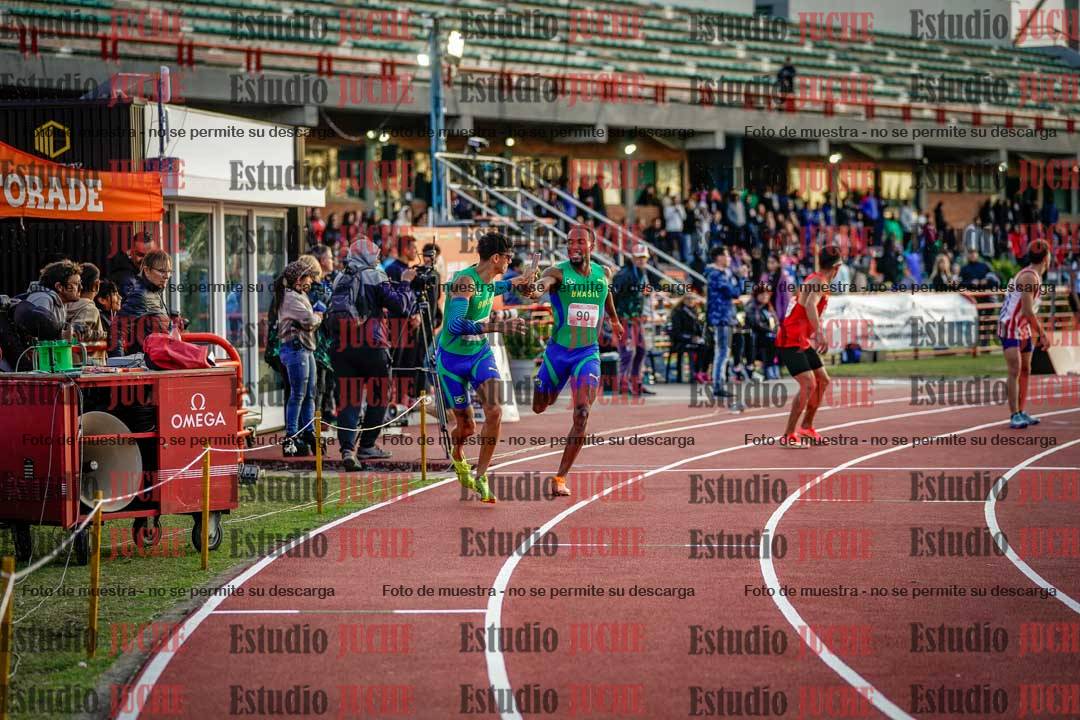 Fotos de los relevos 4x400 m de varones