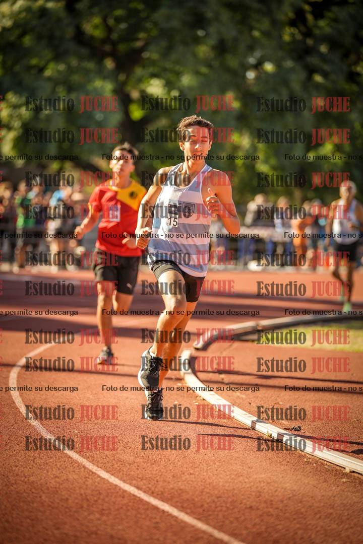 Fotos de los 800 m llanos de varones