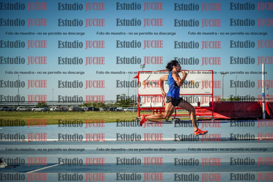 Fotos de los 400 m llanos de varones