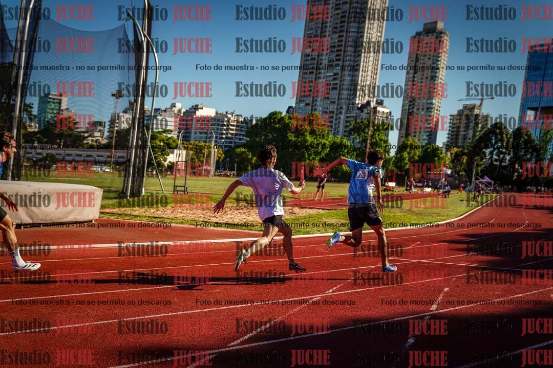 Fotos de las postas 4x100 m de varones