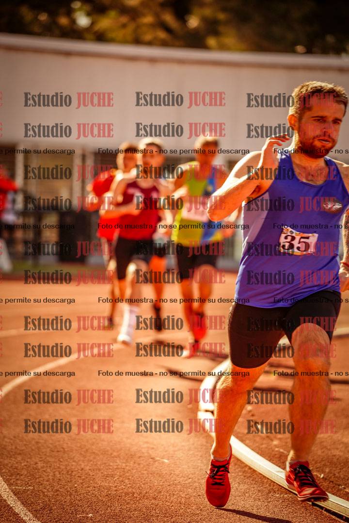 Fotos de los 800 m llanos de varones