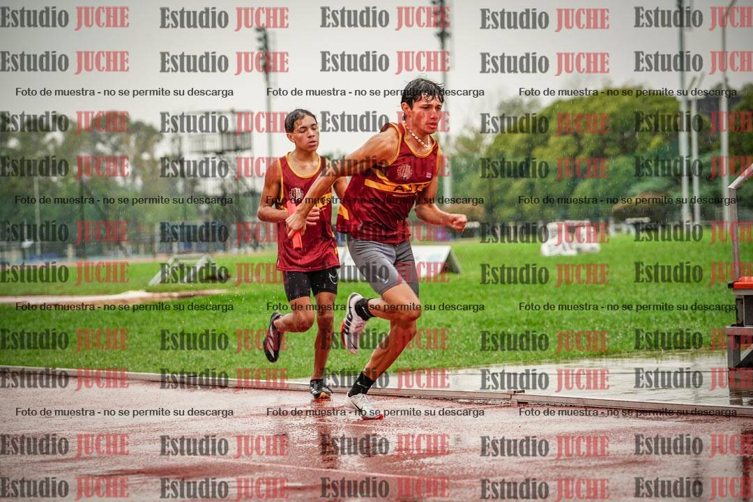 Fotos de las postas 4x400 m de varones