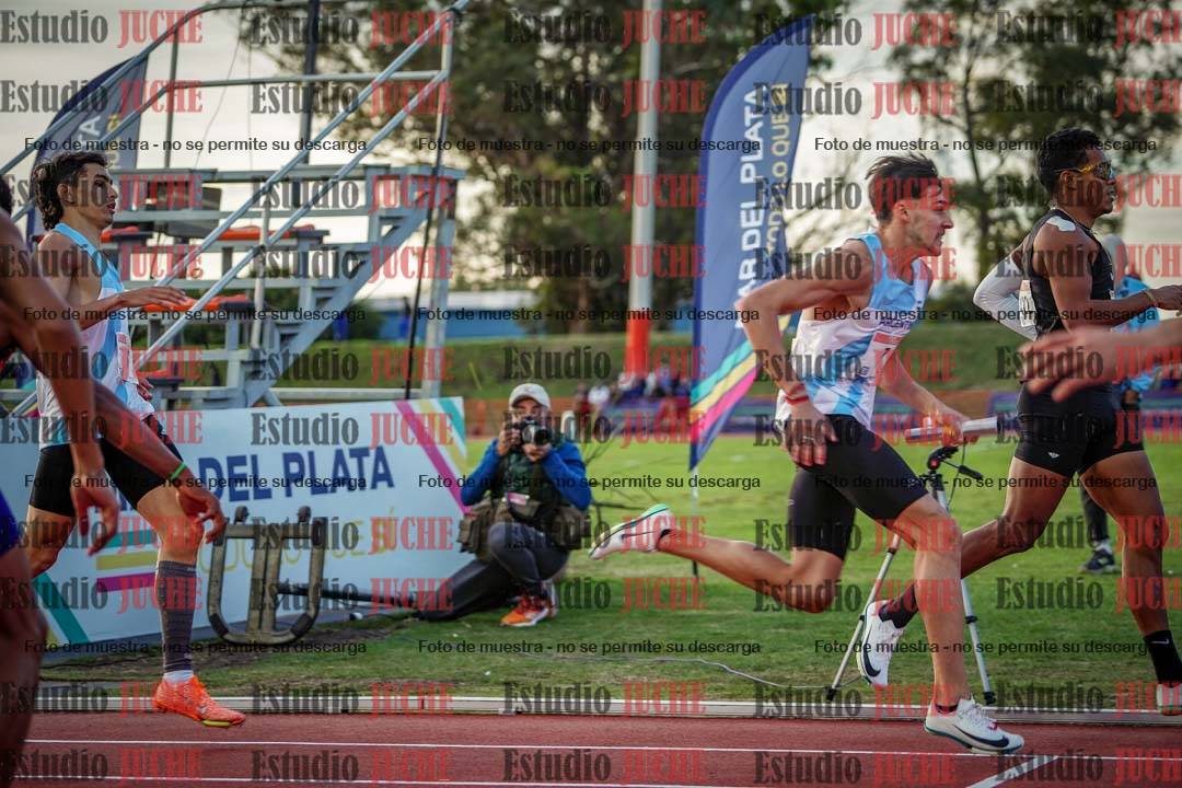 Fotos de los relevos 4x400 m de varones