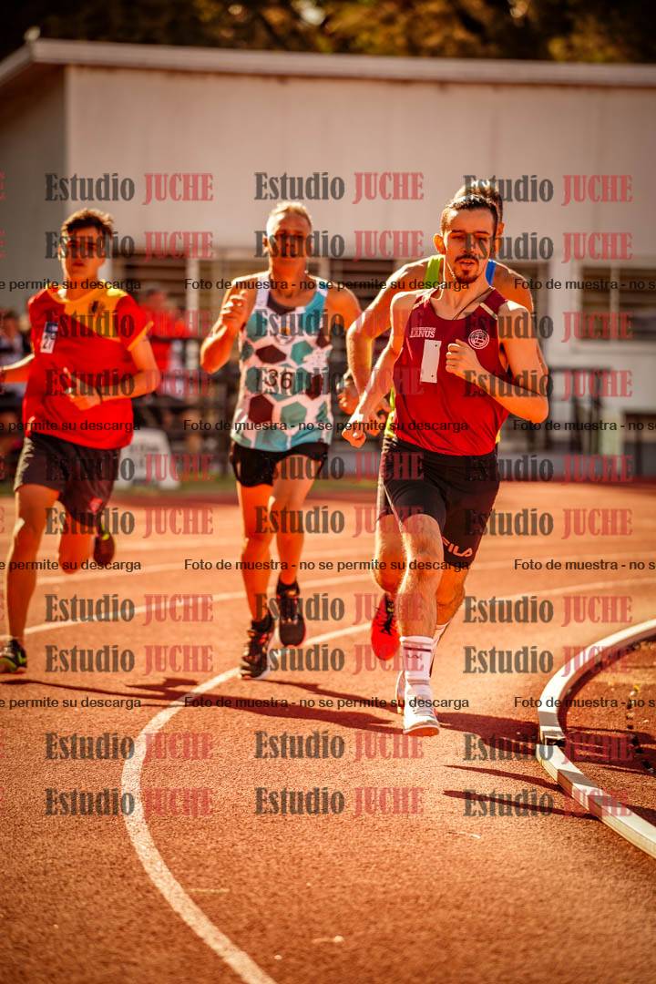 Fotos de los 800 m llanos de varones