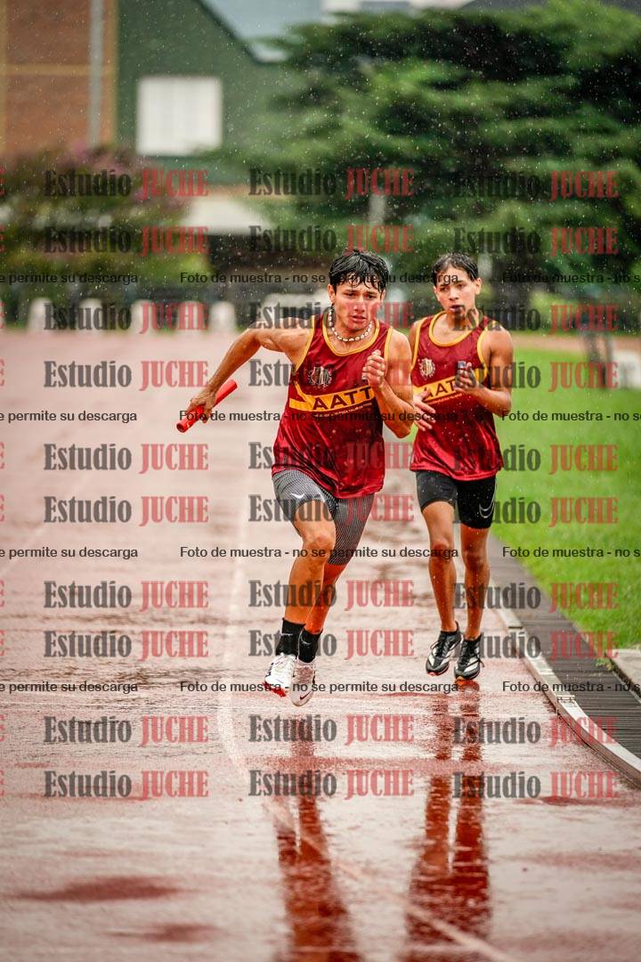 Fotos de las postas 4x400 m de varones