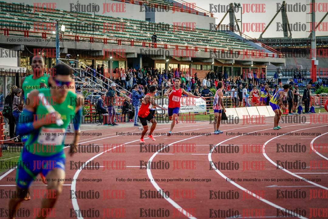 Fotos de los relevos 4x400 m de varones