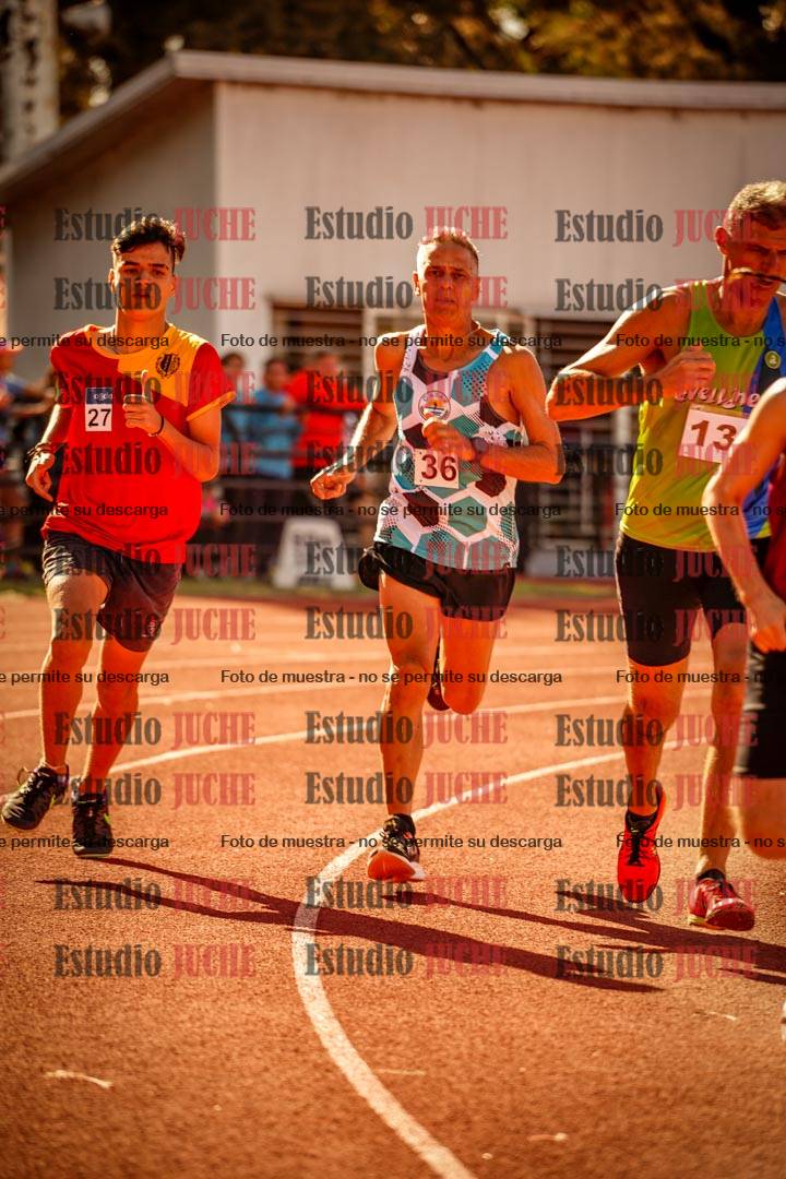 Fotos de los 800 m llanos de varones