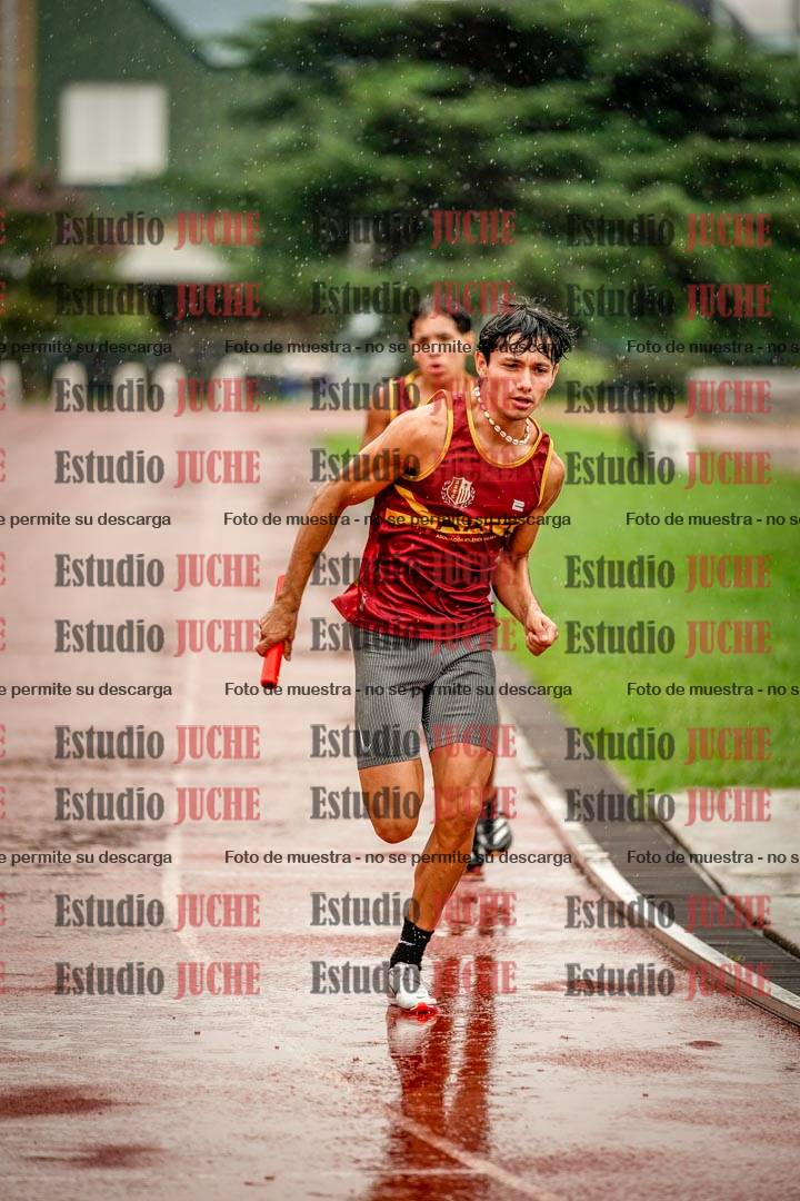 Fotos de las postas 4x400 m de varones