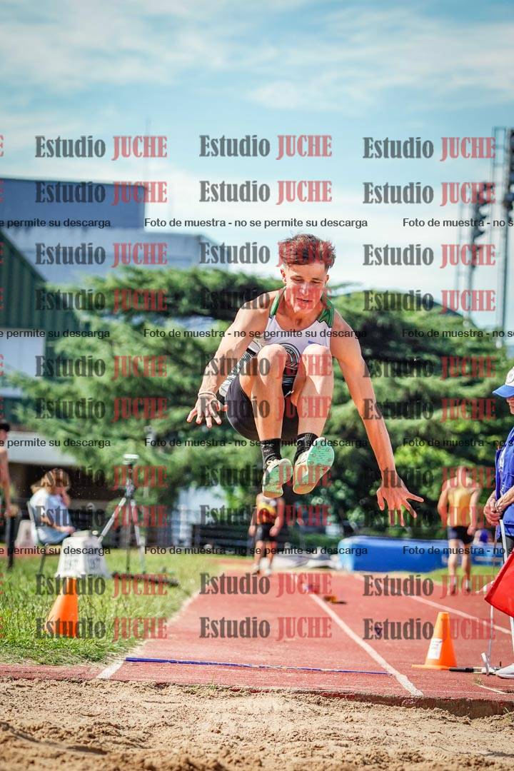 Fotos del salto en largo de varones