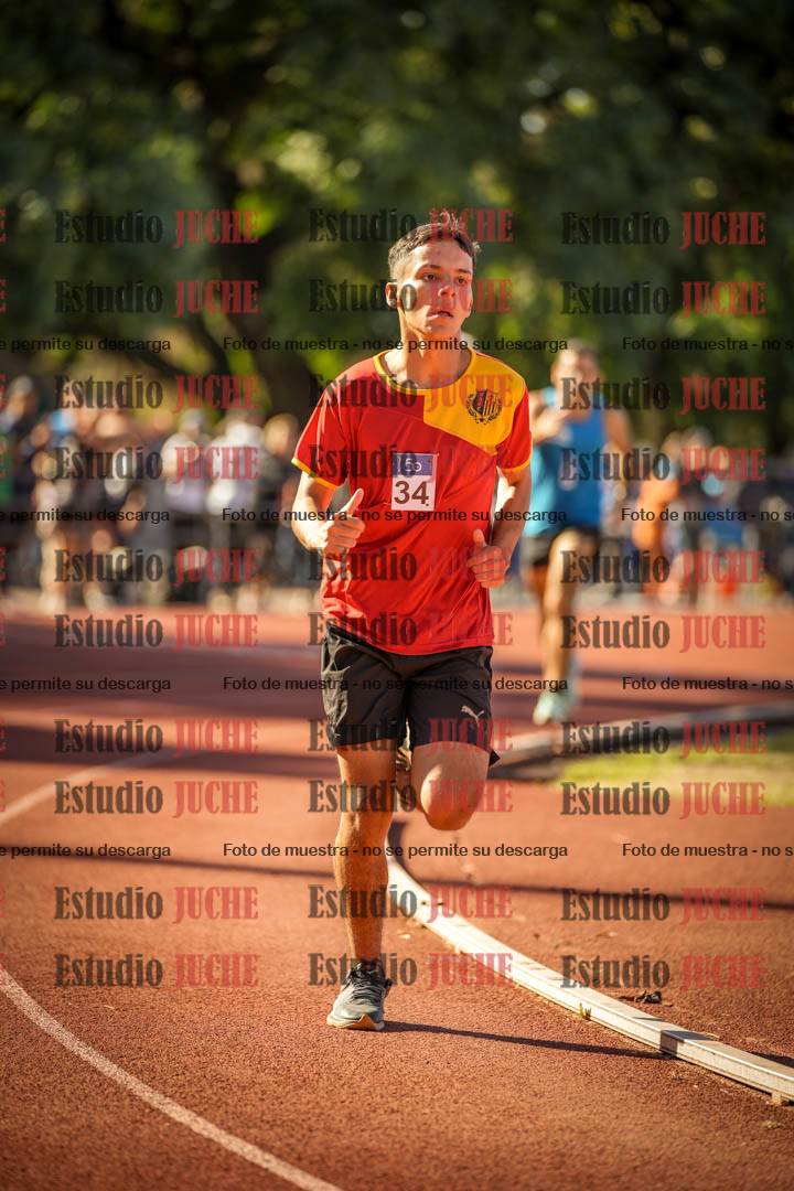Fotos de los 800 m llanos de varones