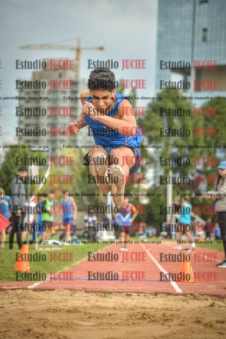 Fotos del salto en largo - varones U16