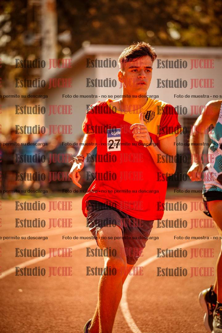 Fotos de los 800 m llanos de varones