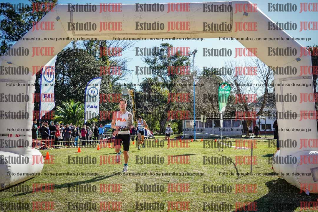 Fotos de la llegada del cross de 8000 m