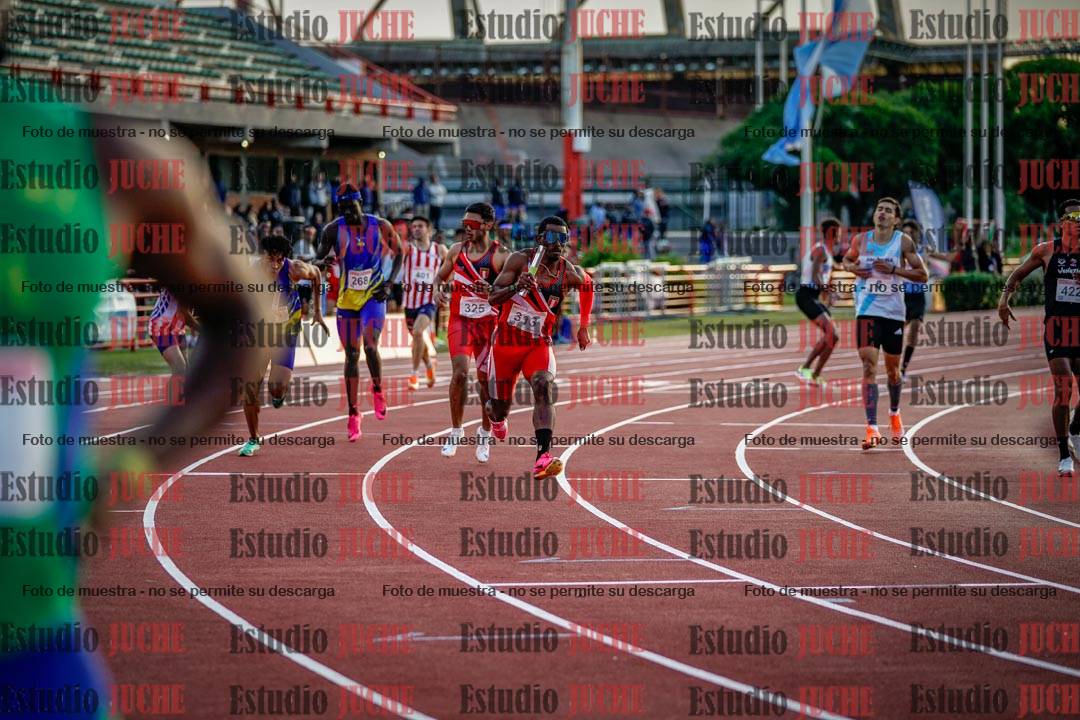 Fotos de los relevos 4x400 m de varones