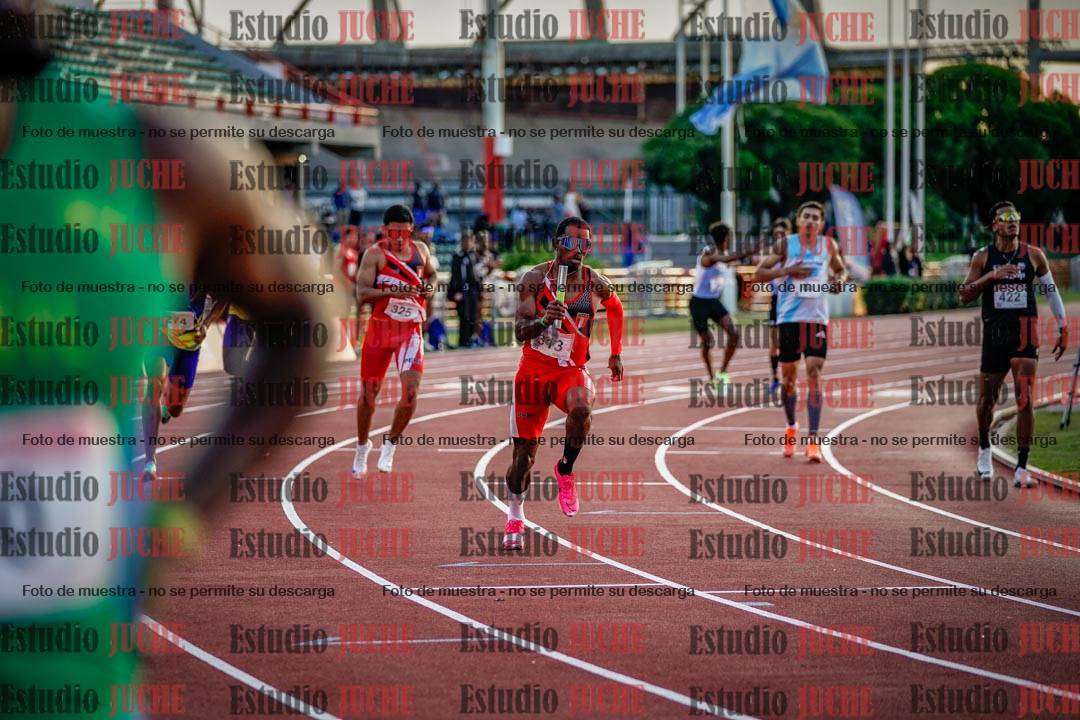 Fotos de los relevos 4x400 m de varones